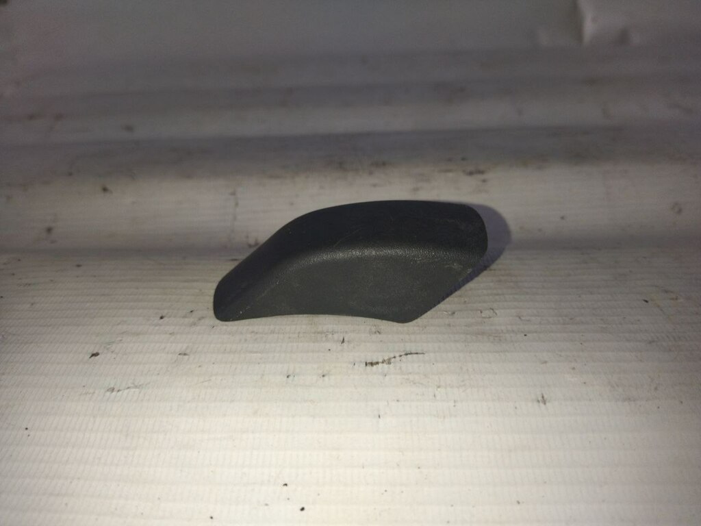 накладка ручки б/у \ сломано одно крепление - 2